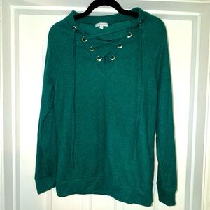 Women’s small long sleeve top emerald green